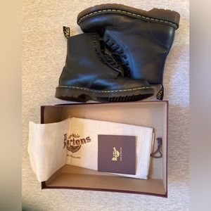 Dr Martens 1460 vintage Made in england black size 9UK/10US
